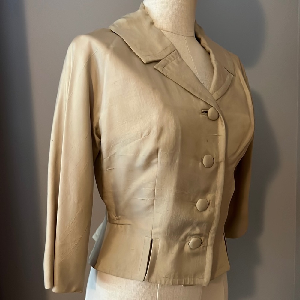 Shantung silk vintage suit with belt